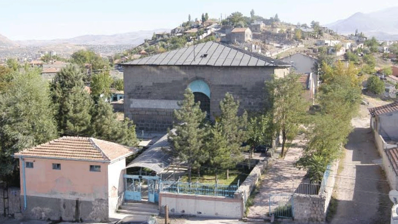 Kayseri'nin ilk camisinde ibadet 8 asırdır kesintisiz sürüyor