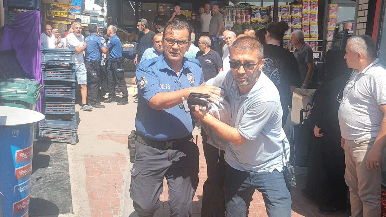 Kuyumcuyu soymaya kalktı: Meydan dayağı yedi