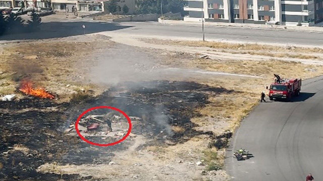Mahalle yanarken o salçasını karıştırdı