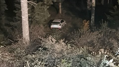 100 metreden uçuruma yuvarlanan cipteki 4 kişi yaralandı