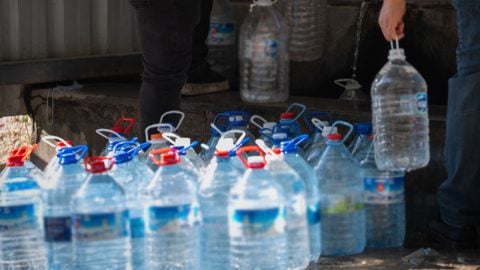 300 haneli mahallede su yok!
