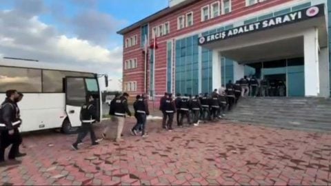37 adrese baskın: Çok sayıda gözaltı var