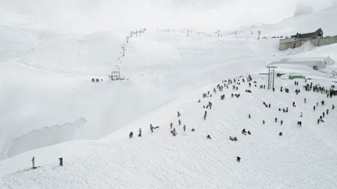 4 kişi hayatını kaybetti! Kayak merkezinde çığ felaketi