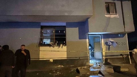 Adana’da beş kişinin bulunduğu eve patlayıcılı saldırı