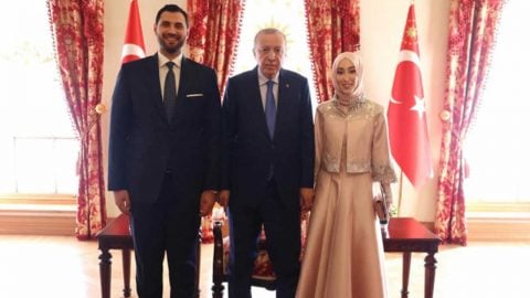 AK Partili iki isim nişanlandı