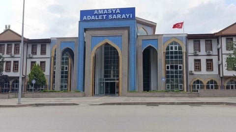 Akranlarına tabanca doğrulttuğu anları paylaştı! 17 yaşındaki çocuk hakkında karar verildi