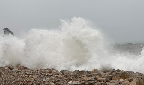 Amasra’da 80 kilometrelik dev fırtına: Dalga boyu 6 metreye ulaştı