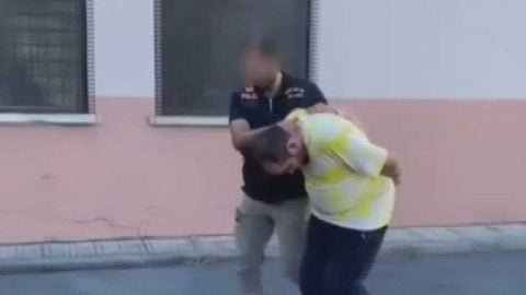 Araçtan çıkanlar pes dedirtti! Sürücü tutuklandı
