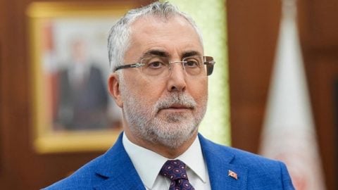 Bakan Işıkhan ‘hayırlı olsun’ diyerek duyurdu: Öğrencilerimize 609 milyon liralık eğitim yardımı ödemesi yapacağız