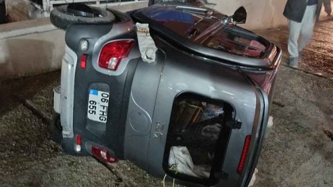 Başkentte korkutan kaza! Çubuk’ta yokuş aşağı inen mini araç devrildi: Sürücü hastaneye kaldırıldı!