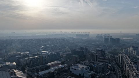 Bazı bölgelerde hava kalitesi “hassas” seviyeye çıktı!  İstanbul gri örtünün altında kaldı