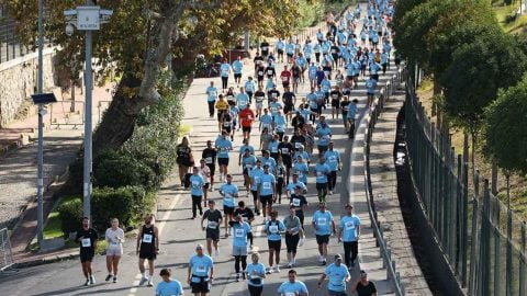 Binlerce sporsever İstanbul'u koşarak fethetti
