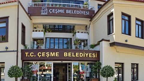 Çeşme Belediyesine operasyon: 12 şüpheli adliyede