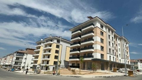 Depremzedeler modern yuvalarına kavuştu! Malatya Darende’de devlet eliyle yükselen köy konutları hak sahiplerine teslim edildi
