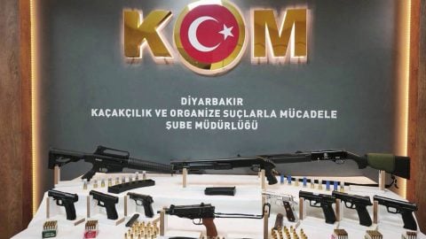 Diyarbakır’da silah kaçakçılığı operasyonu! Cephanelik ele geçirildi