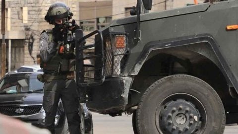 Filistin'de siyonist terörü bitmiyor: İşgalci İsrail hem cenazeye el koydu hem de şehirlere baskın düzenledi!