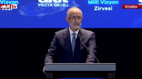 Halkbank Genel Müdürü Özdil Akit Medya Grubu'nun zirvesinde duyurdu: Yerli üretime ve esnafa dev finansman müjdesi!