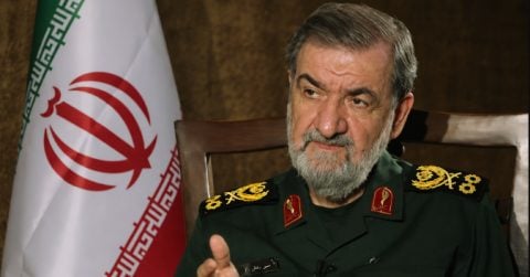 İngiliz The Guardian muhtemel bir yeni savaşı yazdı! İran saldırıya uğrarsa bölgedeki yapay zekâ tesislerini vuracak!