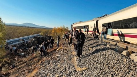 İspanya'da hızlı tren kazası: 46 ölü 150 yaralı!