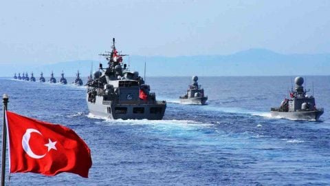 Kalenderidis, Yunanistan’ı ikaz etti: ABD şalteri kapatır Türk Ordusu ezer