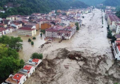 Meteoroloji 19 il için alarm verdi! Sel ve hortum tehlikesine dikkat