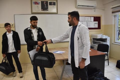 Şahinbey Belediyesi'nden 101 bin Mehmetçiğe asker çantası