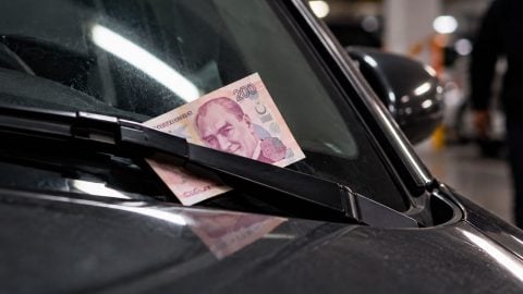 Saniyeler içinde soyulabilirsiniz! Aracınızın camında 200 TL görürseniz sakın el uzatmayın