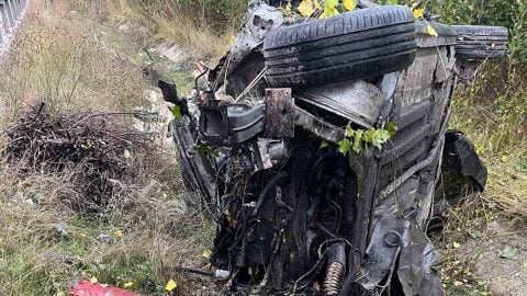 Şarampole devrilen otomobilde bir kişi yaşamını yitirdi, bir kişi yaralandı.
