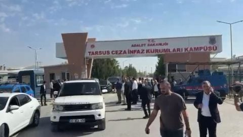 Seçer, Özyiğit ve Tuncer için cezaevine koştu! Özel’den ‘yiyici’ tayfaya ziyaret