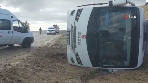 Sivas’ta cezaevi nakil aracı devrildi: 7 kişi yaralandı