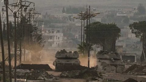 Suriye basını: İsrail askerleri Dera’da evleri aradı, tarım arazilerine ateş açtı