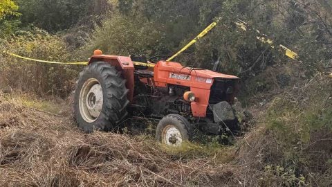 Uşak’ta devrilen traktörün sürücüsü hayatını kaybetti