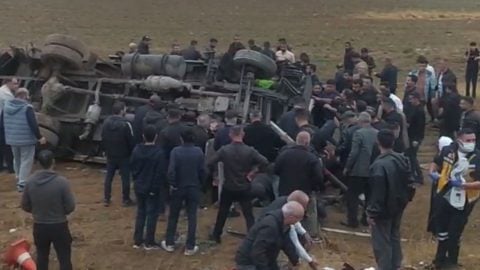 Yüksekova’da peş peşe iki kaza! 2’si ağır 9 kişi yaralandı