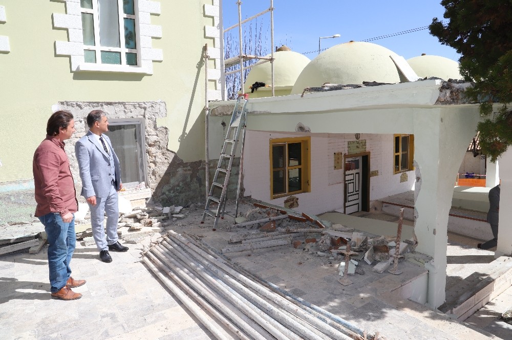 -Vahib-İ Ümmi Ve Sinan-I Ümmi Hazretlerinin Türbesi restore ediliyor 