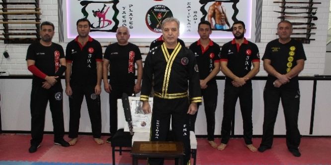 Escrima sporcuları şampiyonaya hazırlanıyor