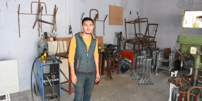 İşyeri yanan genç yardım istiyor