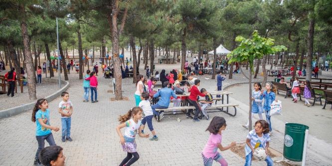 Suriyeli yetimler moral buldu