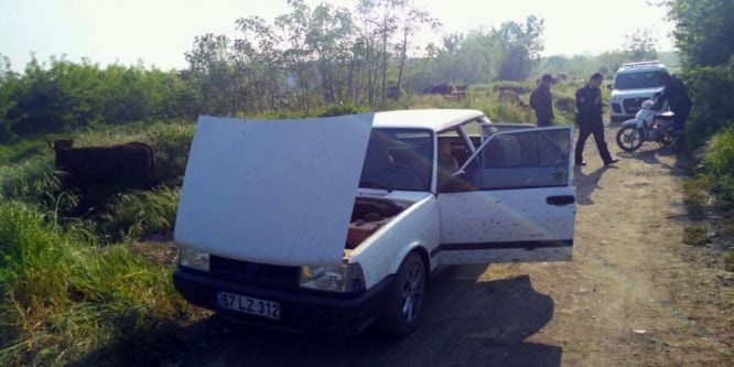 Çaldıkları otomobilin benzini bitince bıraktılar