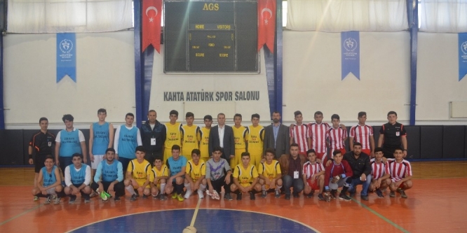 Kahta'da okullar arası spor müsabakaları başladı