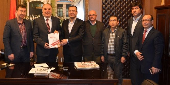 Manisa Eğitim-Bir-Sen’den Dernekbaş’a ziyaret