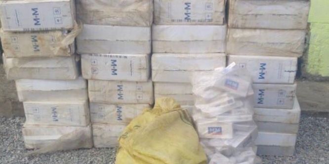Başkale’de kaçak sigara operasyonu
