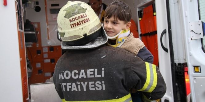 Karda kayan araçlar birbirine girdi: 7 yaralı