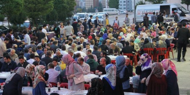 Diriliş Der’den Kilis’te iftar yemeği