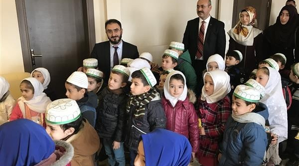 Miniklerden duygulandıran hareket