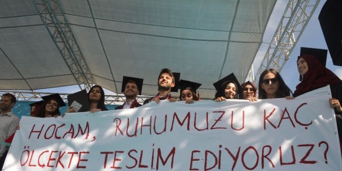 Artuklu’da renkli mezuniyet