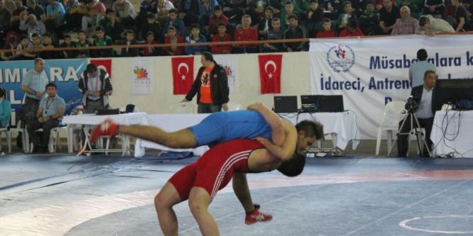 Kepezsporlu güreşçi Türkiye Şampiyonu oldu