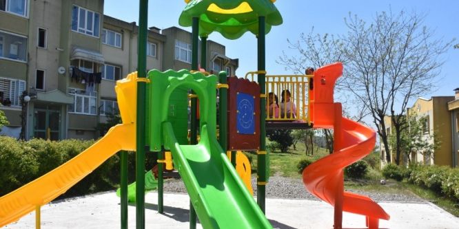 Kalıcı konutlardaki oyun parkları yenileniyor