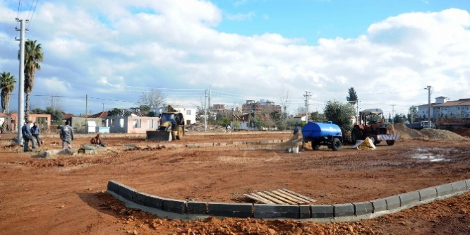 Kepez’de 2017’nin ilk parkı Habibler Mahallesi’ne inşaa ediliyor