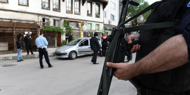 Bursa polisinden zehir tacirlerine operasyon