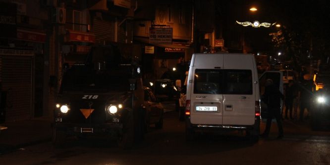 Beyoğlu’nda polise silahlı saldırı